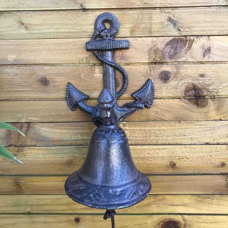 Gietijzeren deurbel voor tuinpoort met ankerpatroon, frontaal zicht