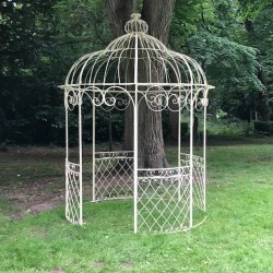 Gloriette kiosk pergola’s tuinuitzicht vanijzer vanille foto sfeerbeeld