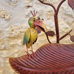 Vogelbad op ijzeren pin met kleurrijke vogels, voederbak H127 cm