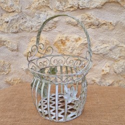 Mand van groen, beige en bruin ijzer