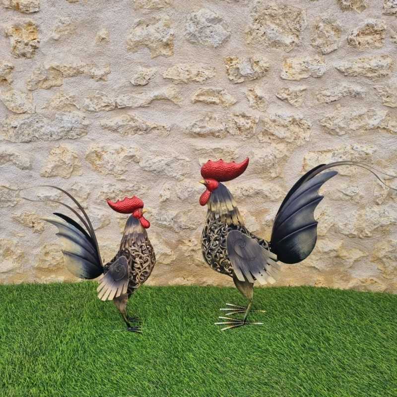 Ijzeren haan in twee maten, verkrijgbaar in goud, zwart en rood