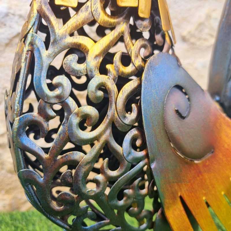 Coq en hierro dorado, negro y rojo – Decoración de jardín de excepción