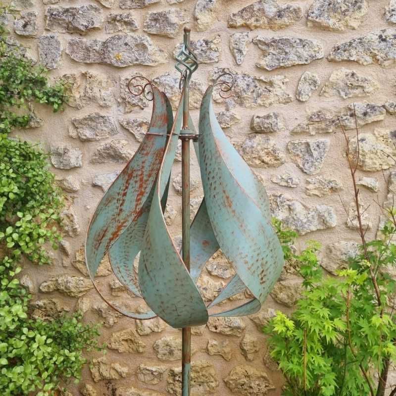 Decoratieve tuinwindmolen van ijzer in tulpvorm model CHEVERNY 149,00 € LEZARD DU JARDIN