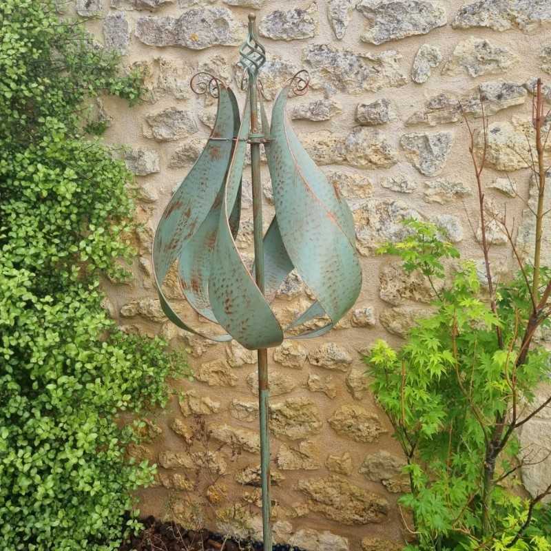 Decoratieve tuinwindmolen van ijzer in tulpvorm model CHEVERNY 149,00 € LEZARD DU JARDIN