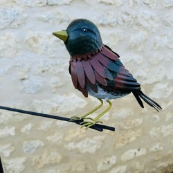 Kleurrijke metalen tuinmobiel met vogel H133 close-upzicht