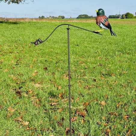 Kleurrijke metalen tuinmobiel met vogel H133 in gebruik