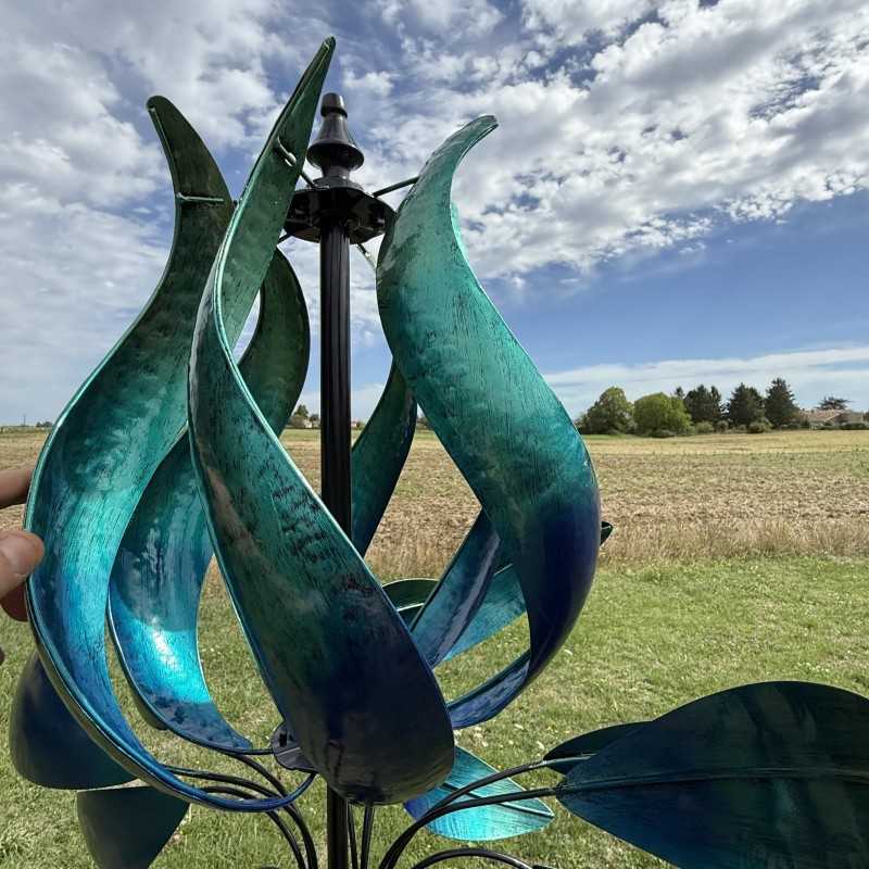 Decoratieve tuinwindmolen Azay-le-Rideau in detail, kleurweergave