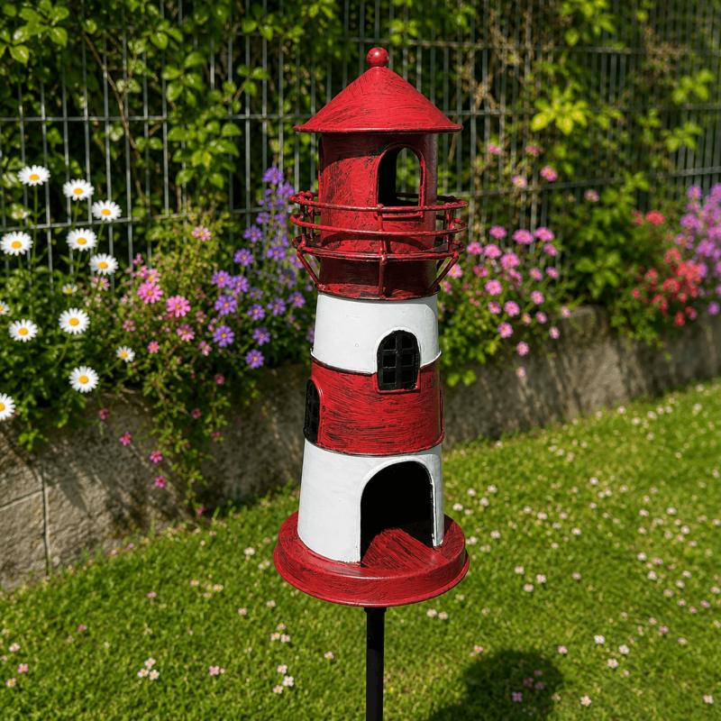 Pic décoratif de jardin phare rouge et blanc – Une ambiance bord de mer au cœur de votre jardin