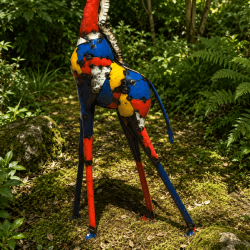 Statue de girafe en métal recyclé multicolore H120 x L52 cm – Sculpture safari extérieure