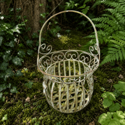 Panier porte-pot en métal vert sauge patiné à fleurs - 2 tailles