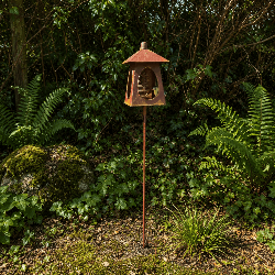 Mangeoire à oiseaux sur pic en métal façon lanterne – H 130 cm